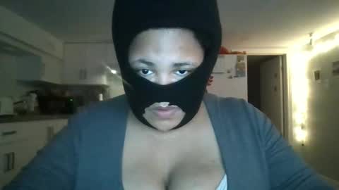 staeezee24 online show from January 11, 2:50 am