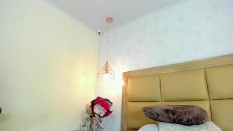 KEIMI  online show from April 11, 7:45 am