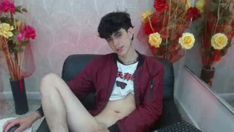 Snapshot of star_boyx chatting on October 15, 9:15 pm star_boyx online show from October 15, 9:15 pm
