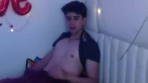 Snapshot of star_boyx chatting on February 27, 11:15 pm star_boyx online show from February 27, 11:15 pm