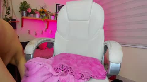 Snapshot of starlie_ chatting on January 25, 9:57 am Alisson online show from January 25, 9:57 am