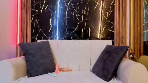 starlight_mature11_aws online show from February 26, 8:34 pm