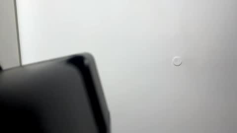 Mia online show from March 27, 10:16 am