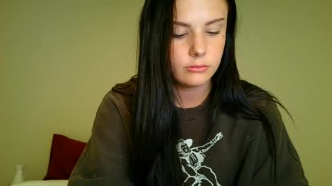 stassiebby online show from September 19, 1:21 am