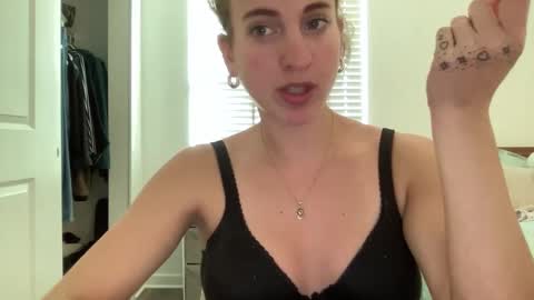 Snapshot of stassiethatsororitygirl chatting on January 27, 9:44 pm Stassiethatsororitygirl online show from January 27, 9:44 pm