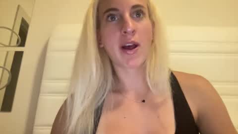 Snapshot of stassiethatsororitygirl chatting on September 8, 2:16 pm Stassiethatsororitygirl online show from September 8, 2:16 pm