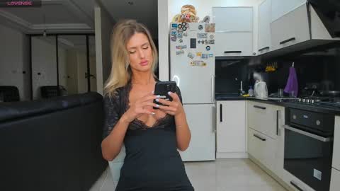 StasyQ555 online show from March 7, 4:12 am