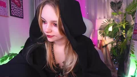 Snapshot of staymonica chatting on October 15, 2:07 pm MONICA online show from October 15, 2:07 pm