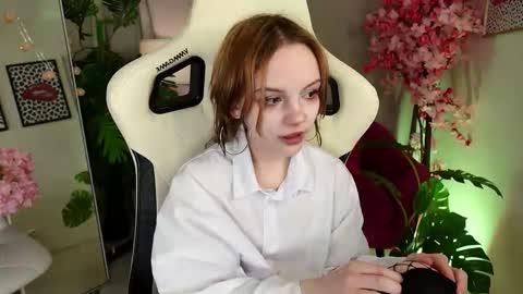 MONICA online show from November 5, 1:57 pm