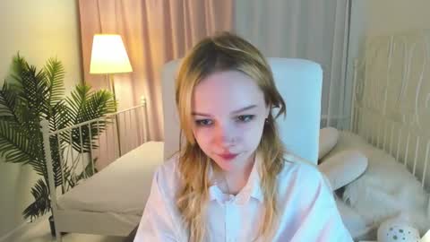 Snapshot of staymonica chatting on October 7, 2:02 pm MONICA online show from October 7, 2:02 pm