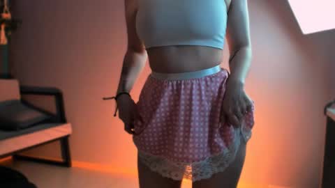 stef_nicks online show from March 30, 9:31 am