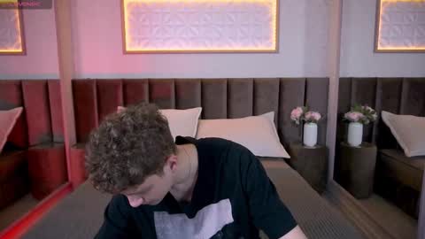 Esrefan online show from February 11, 7:29 pm