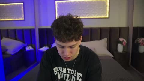 Esrefan online show from March 19, 8:03 pm