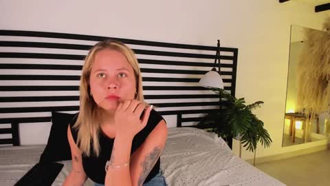 Stefanny   online show from January 23, 12:19 pm