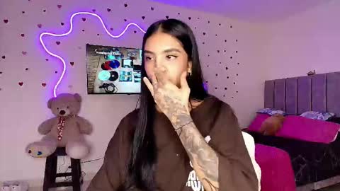 Im MiaIts my first day here  online show from February 25, 1:53 am