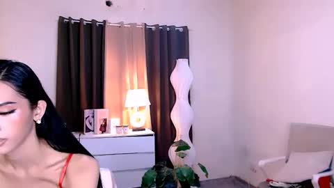 Snapshot of steffani_deluxe chatting on October 28, 7:09 am STEF online show from October 28, 7:09 am