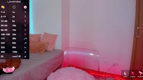 Snapshot of stella__white chatting on December 8, 12:57 am Yuli online show from December 8, 12:57 am