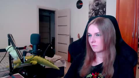 Snapshot of stella_and_carol chatting on February 24, 5:20 pm Diana online show from February 24, 5:20 pm