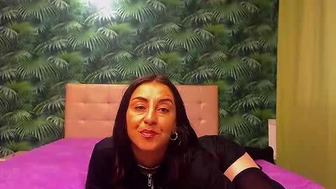 Stella John online show from November 17, 7:55 am