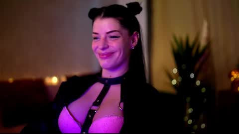 Stella online show from February 19, 7:06 am