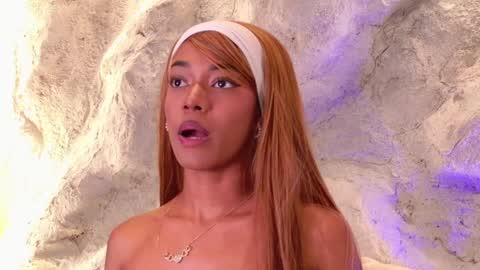 S T E L L A online show from April 4, 11:01 pm