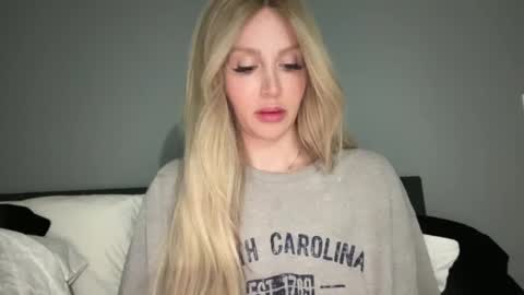 Stella Bella online show from February 1, 6:21 am