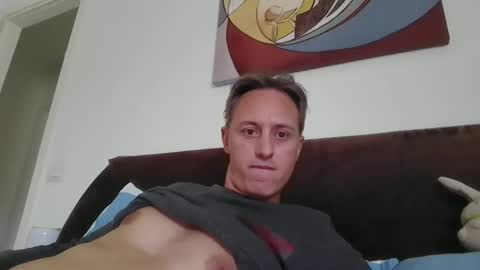 Snapshot of sten015 chatting on September 13, 9:12 am sten015 online show from September 13, 9:12 am