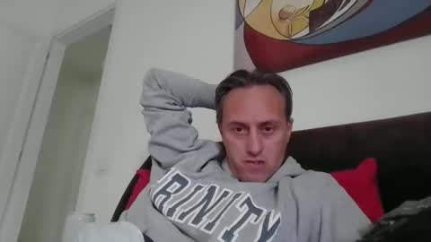 Snapshot of sten015 chatting on October 9, 12:21 pm sten015 online show from October 9, 12:21 pm