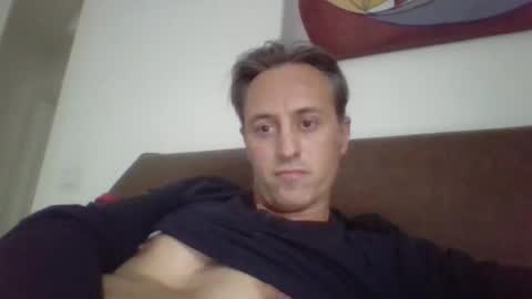 Snapshot of sten015 chatting on December 3, 2:11 pm sten015 online show from December 3, 2:11 pm