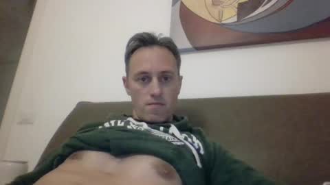 Snapshot of sten015 chatting on December 19, 6:45 pm sten015 online show from December 19, 6:45 pm