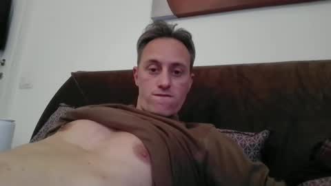 Snapshot of sten015 chatting on February 25, 2:48 pm sten015 online show from February 25, 2:48 pm