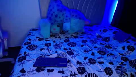 Snapshot of stepha_sweet chatting on February 19, 2:55 am Emma online show from February 19, 2:55 am