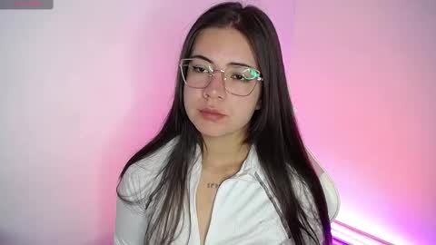 Snapshot of stepha_sweet chatting on October 3, 5:21 pm Emma online show from October 3, 5:21 pm