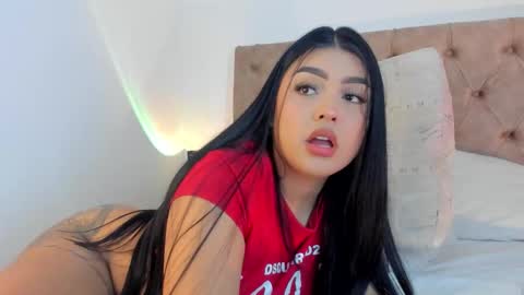 Stephania  online show from January 13, 7:54 pm