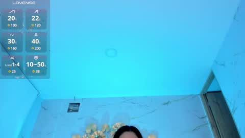 Snapshot of stephania_diamond chatting on March 6, 6:41 am online show from March 6, 6:41 am