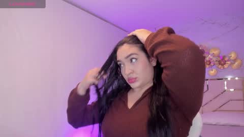 Snapshot of stephania_diamond chatting on March 4, 2:06 am online show from March 4, 2:06 am