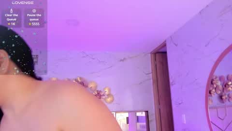 Snapshot of stephania_diamond chatting on March 5, 5:07 am online show from March 5, 5:07 am