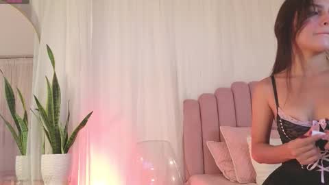 Snapshot of stephania_let chatting on October 9, 10:43 am stephania_let online show from October 9, 10:43 am