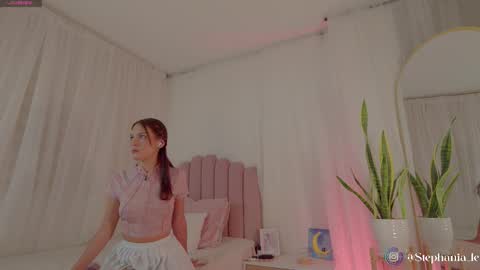 Snapshot of stephania_let chatting on October 20, 10:20 am stephania_let online show from October 20, 10:20 am