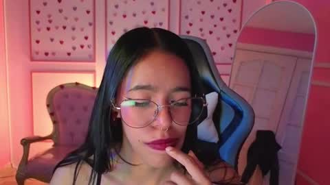 Stephania online show from September 12, 1:35 pm