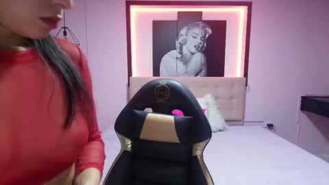 Snapshot of stephany_rodriguez_ chatting on February 24, 12:26 pm stephany_rodriguez_ online show from February 24, 12:26 pm
