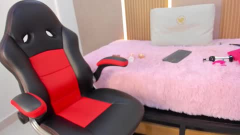 Stephany online show from November 13, 6:05 am