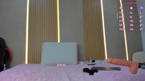Snapshot of stephany_summer chatting on September 30, 12:15 pm Stephany online show from September 30, 12:15 pm