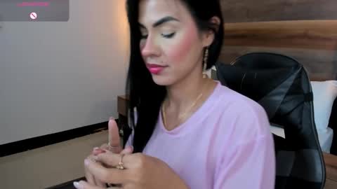 S T E P H A N Y A online show from January 6, 8:57 pm