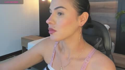 S T E P H A N Y A online show from February 20, 7:38 pm