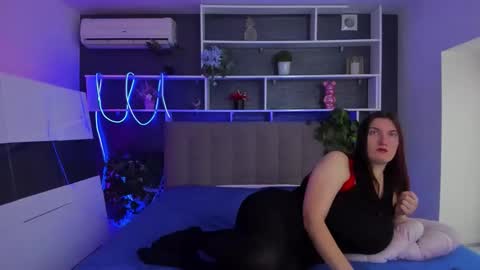 Stephie online show from March 3, 6:31 am