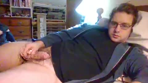 Ian23602 online show from December 18, 3:02 am