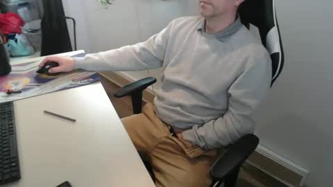 steve_oo8 online show from February 25, 6:44 pm