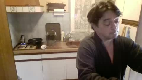 stevefromfrance online show from January 4, 8:17 am