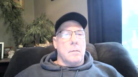 bobby online show from December 26, 2:16 pm